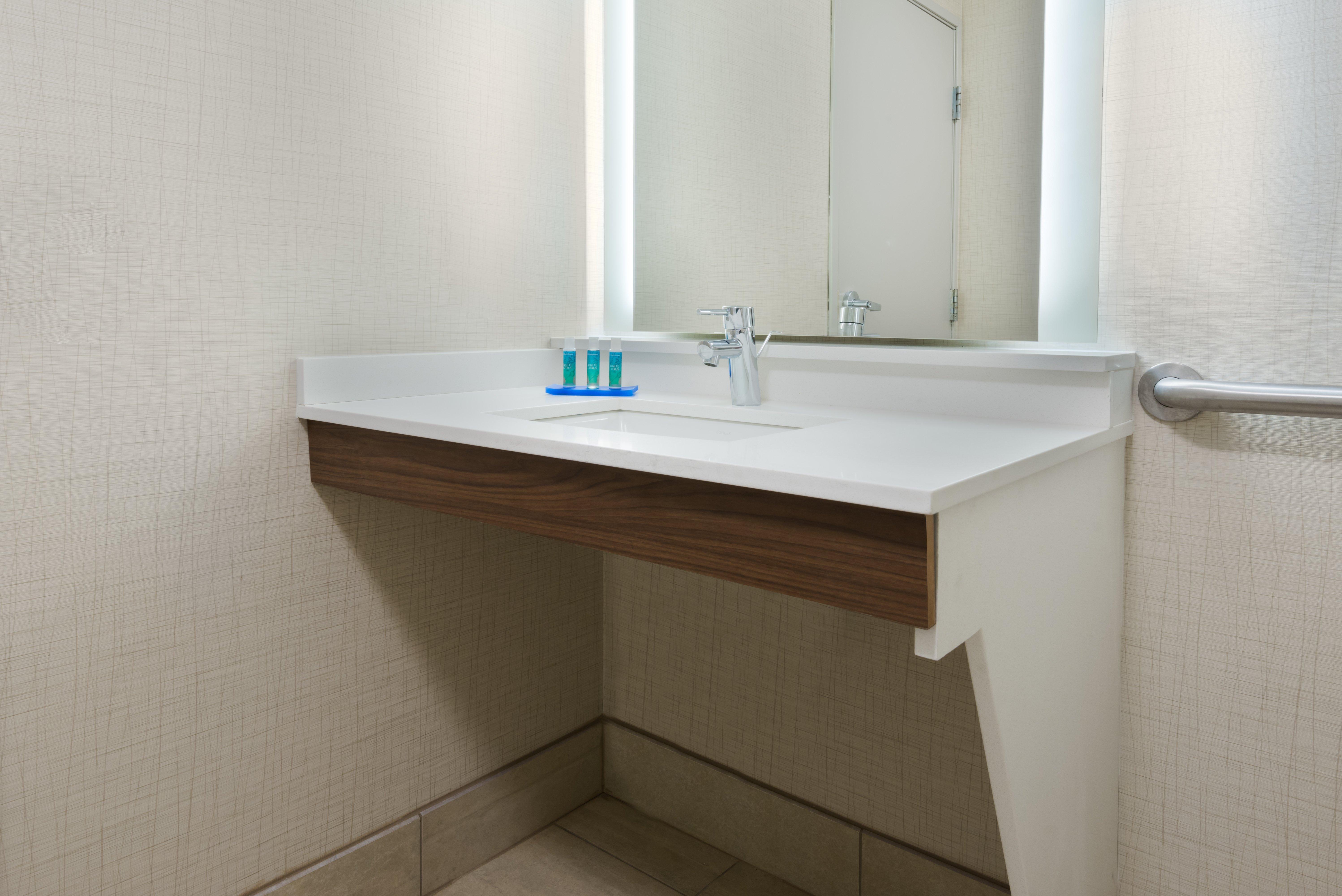 Holiday Inn Express & Suites - Columbus Airport East By Ihg Екстер'єр фото