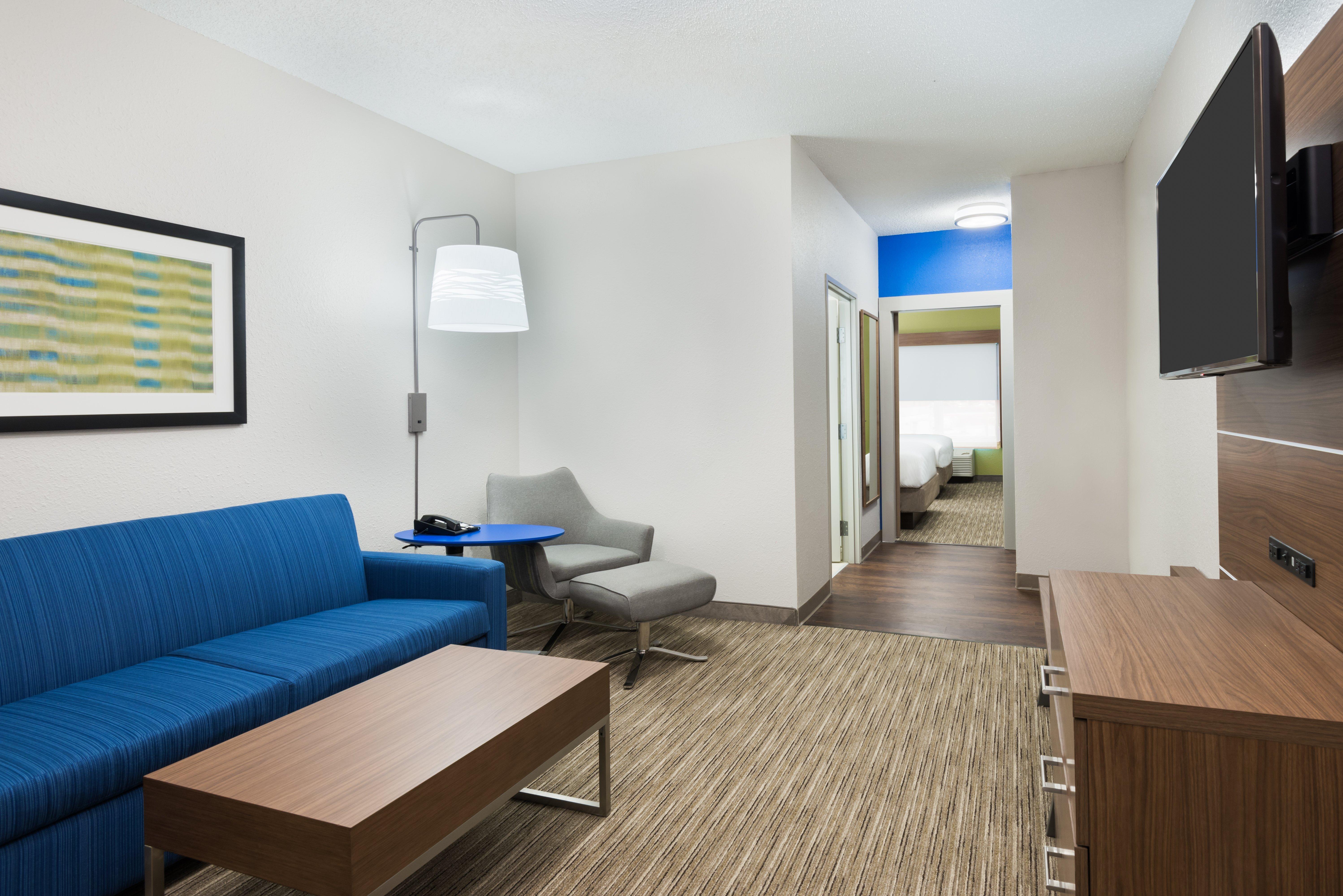 Holiday Inn Express & Suites - Columbus Airport East By Ihg Екстер'єр фото