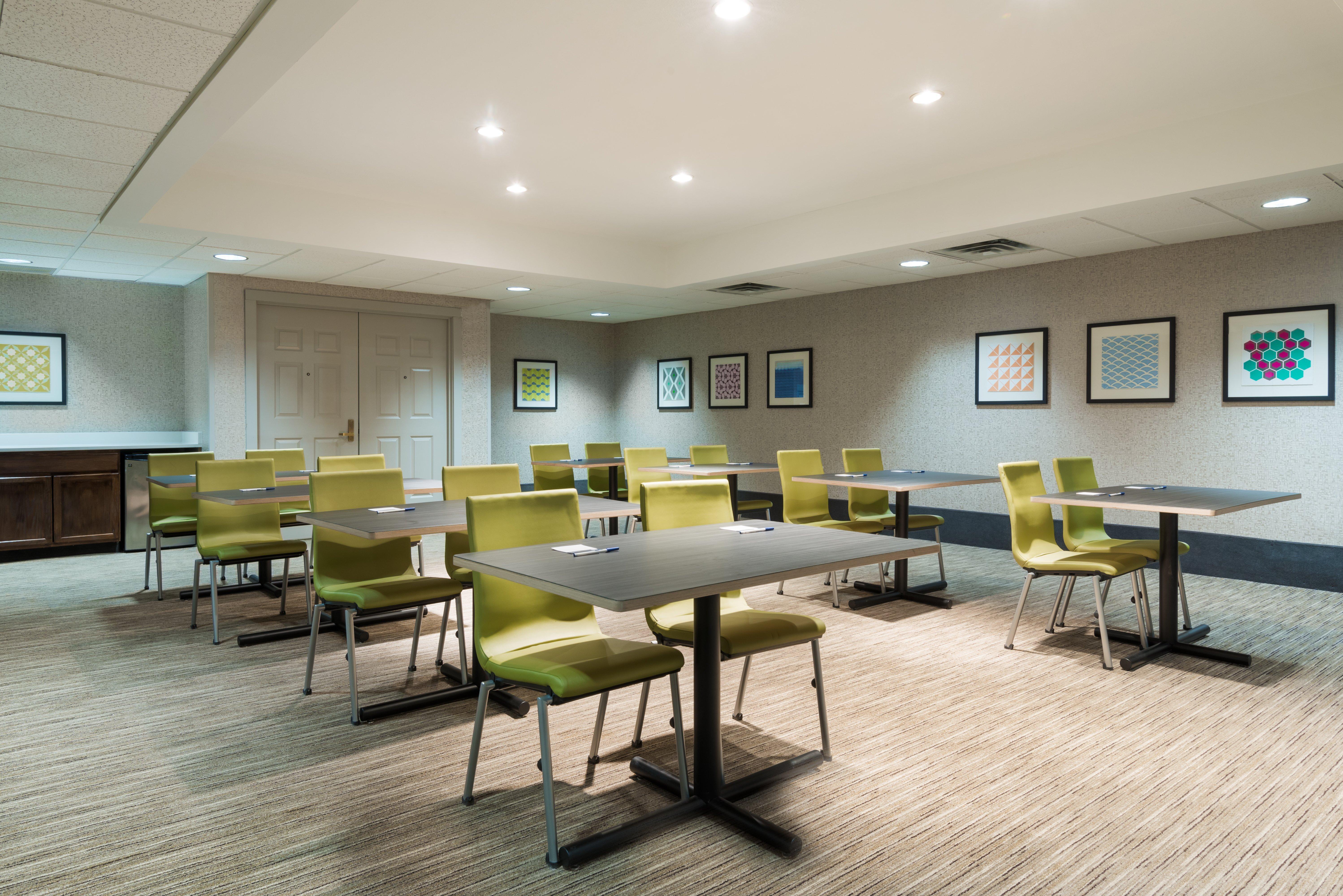 Holiday Inn Express & Suites - Columbus Airport East By Ihg Екстер'єр фото