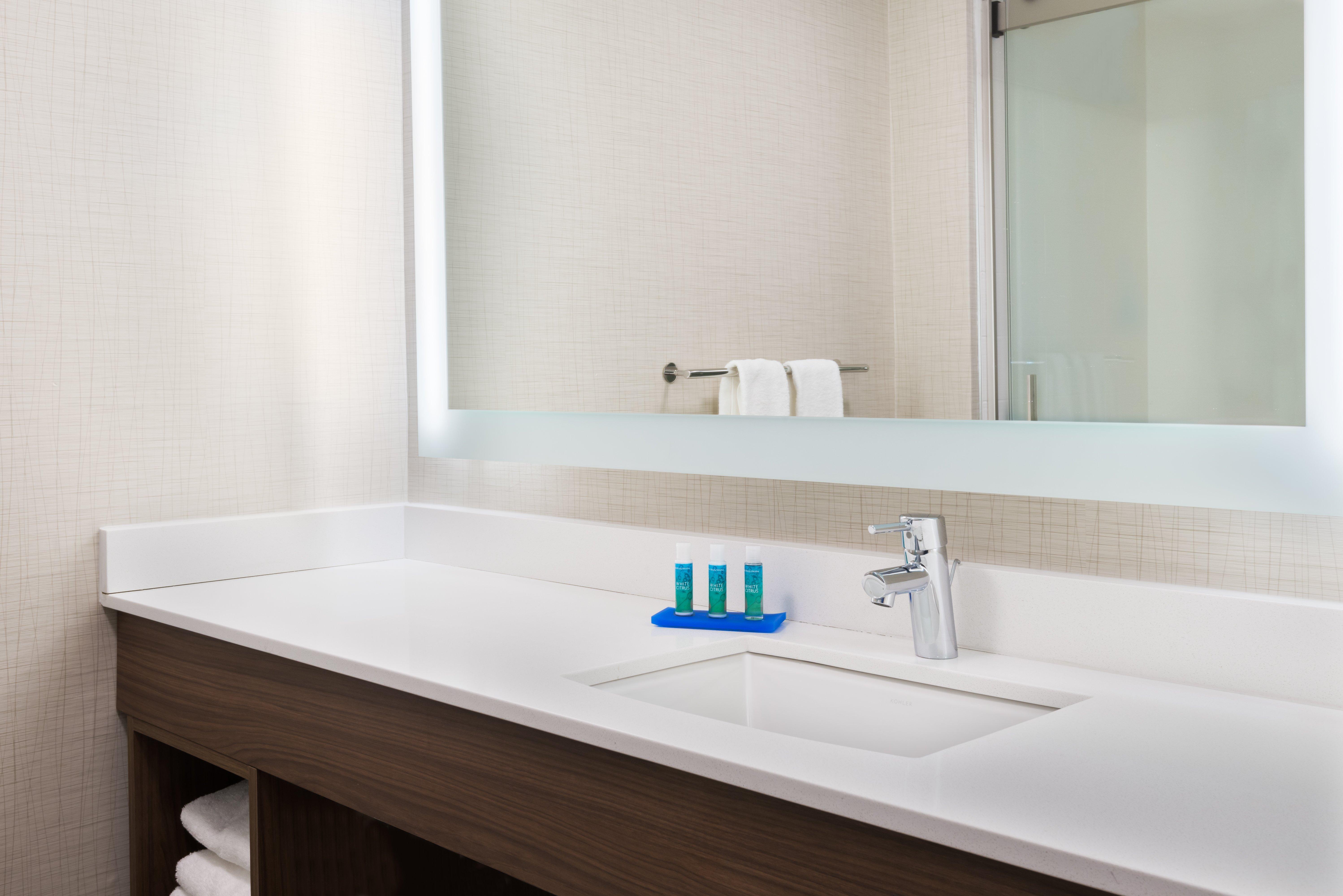 Holiday Inn Express & Suites - Columbus Airport East By Ihg Екстер'єр фото