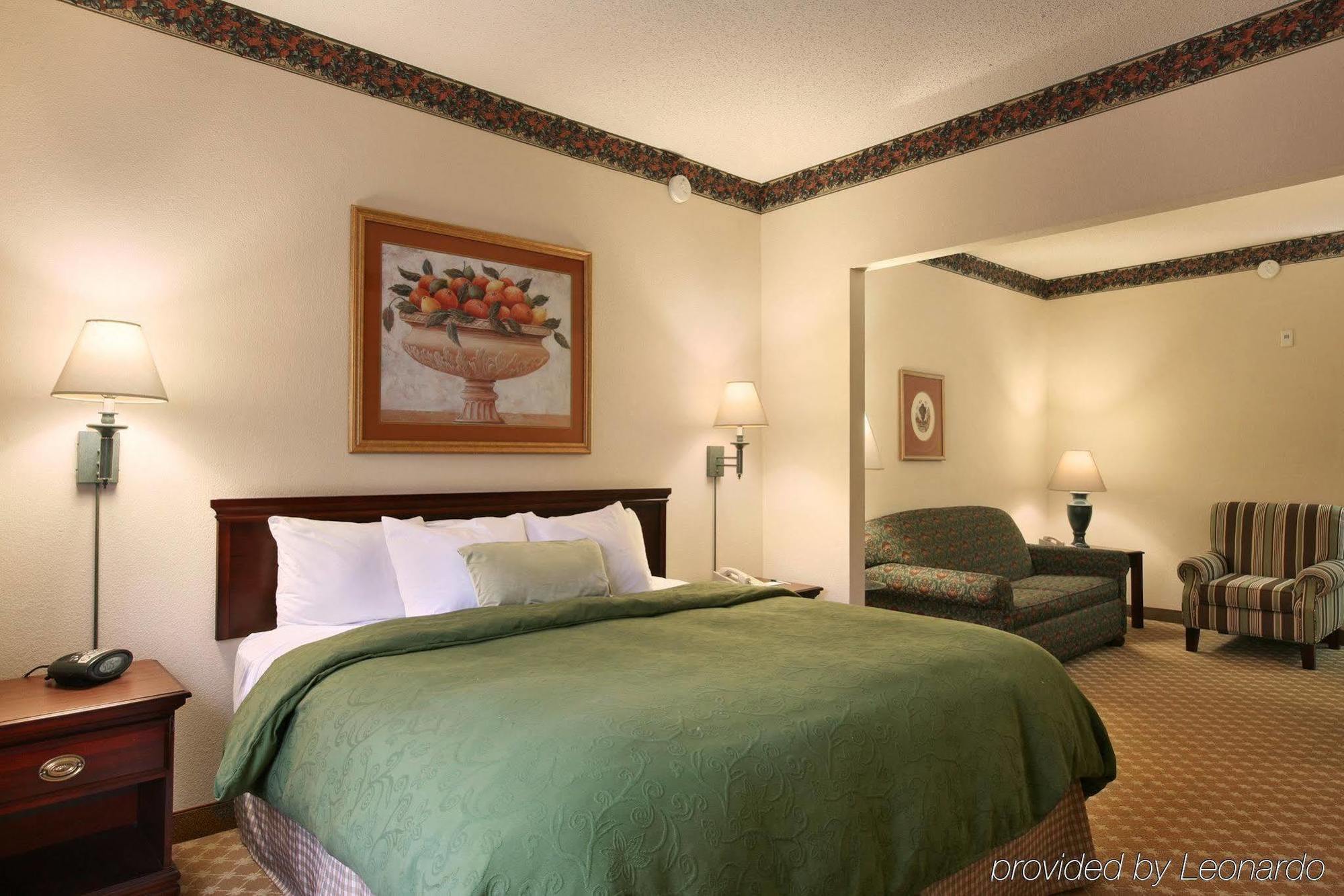 Holiday Inn Express & Suites - Columbus Airport East By Ihg Екстер'єр фото