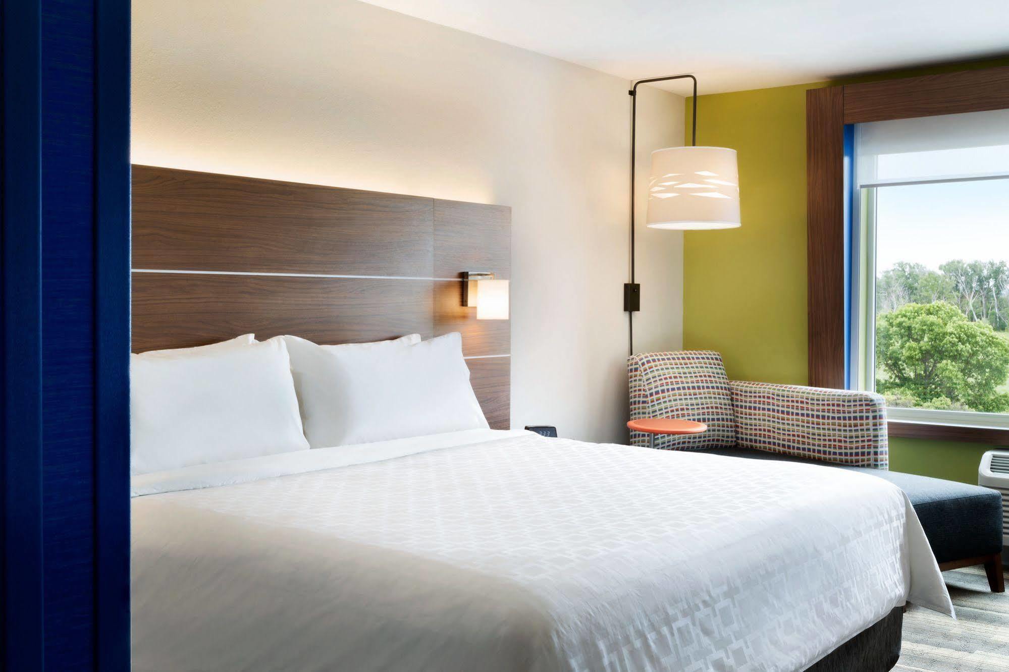 Holiday Inn Express & Suites - Columbus Airport East By Ihg Екстер'єр фото
