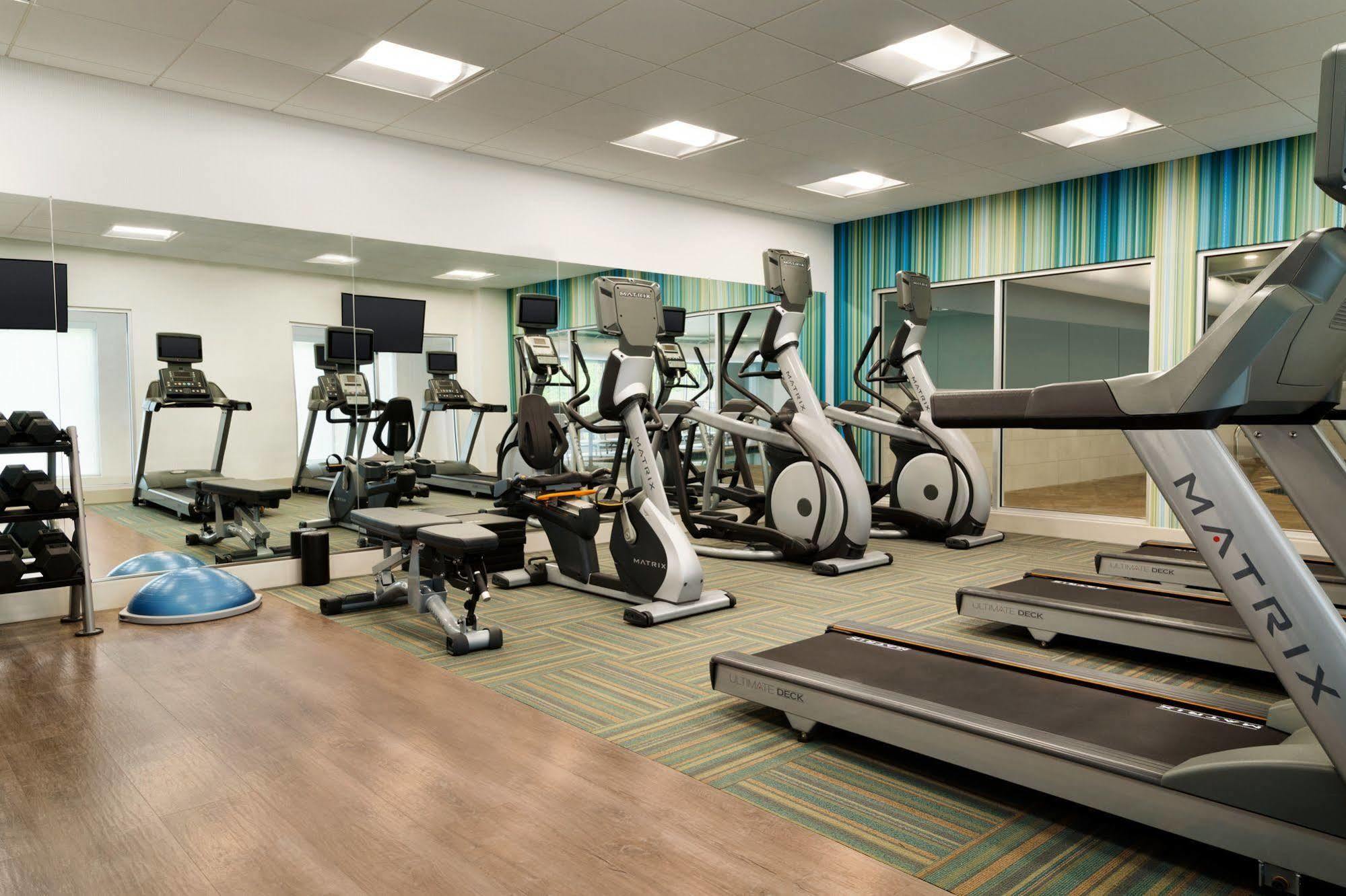 Holiday Inn Express & Suites - Columbus Airport East By Ihg Екстер'єр фото